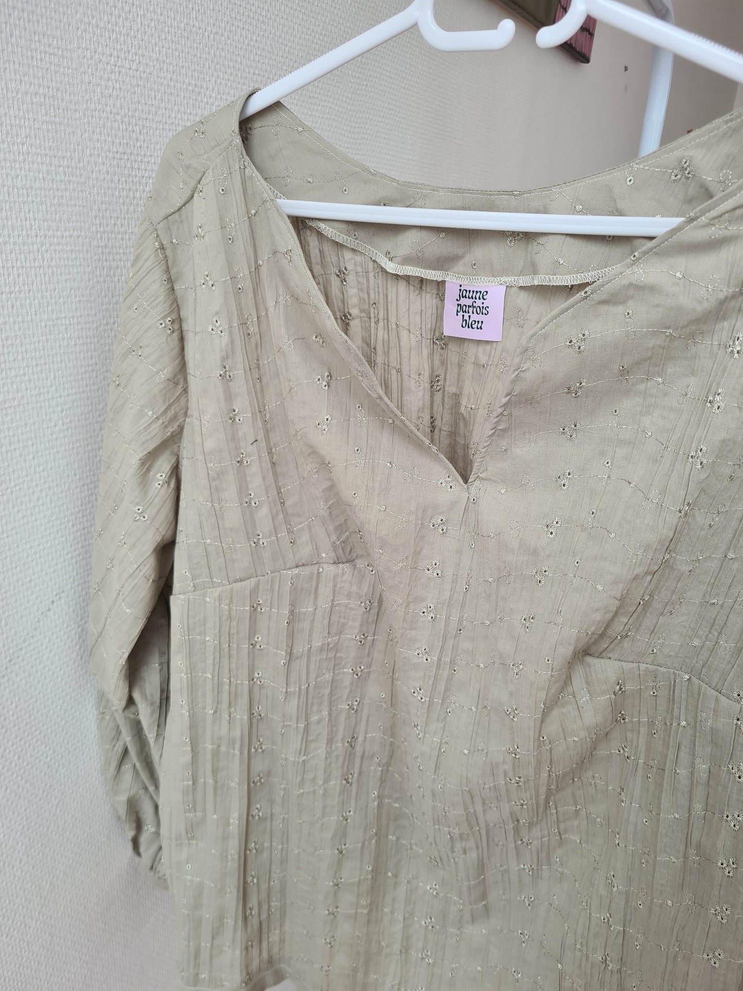 Blouse manches 3/4 broderie anglaise vert tilleul