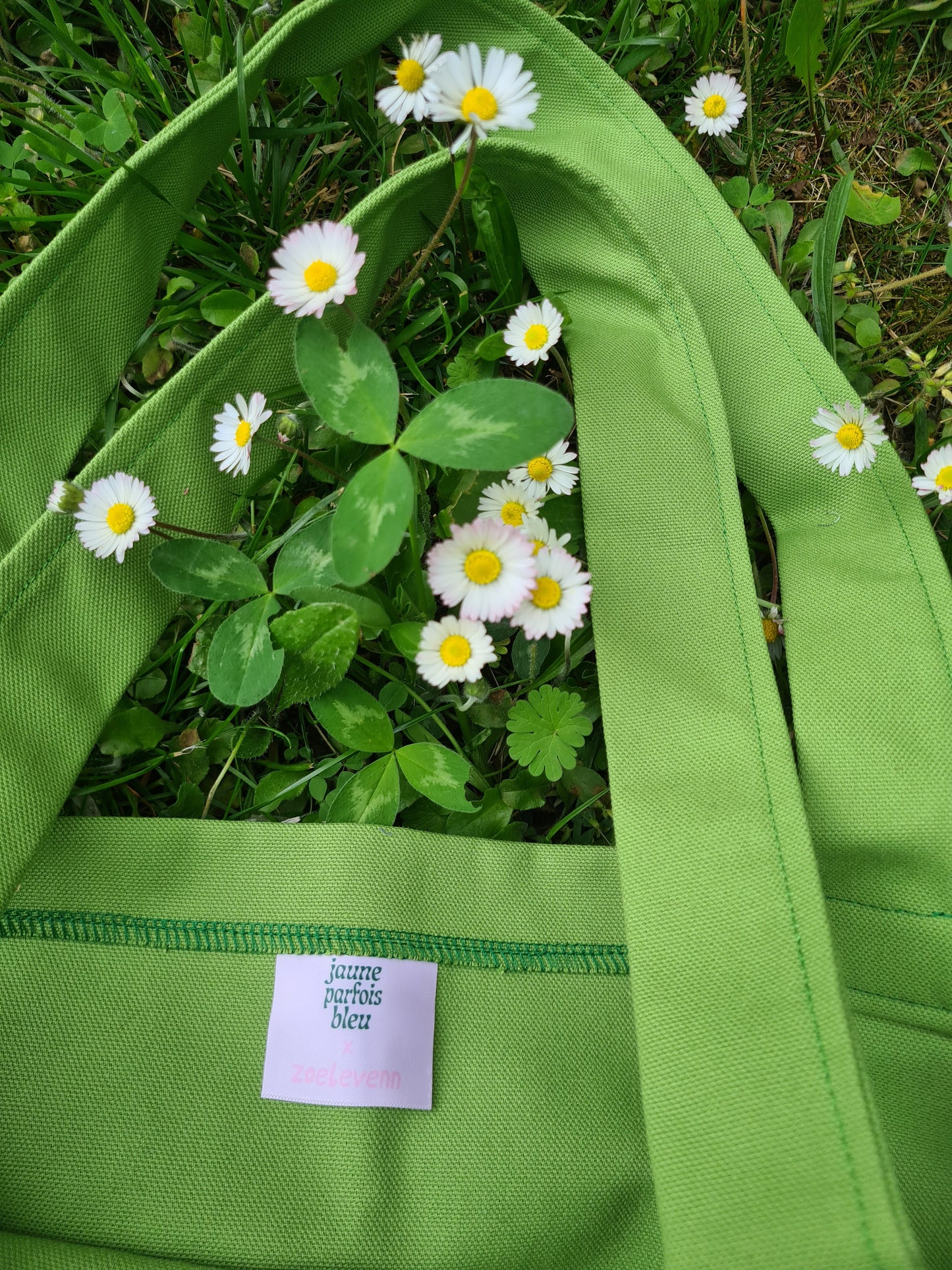 Green bow bag JAUNE PARFOIS BLEU x ZOELEVENN