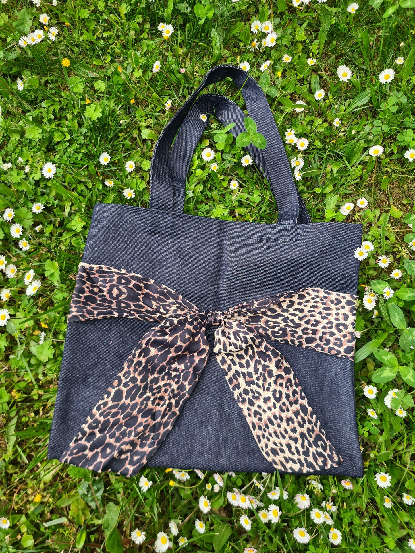 JAUNE PARFOIS BLEU x ZOELEVENN leopard bow bag