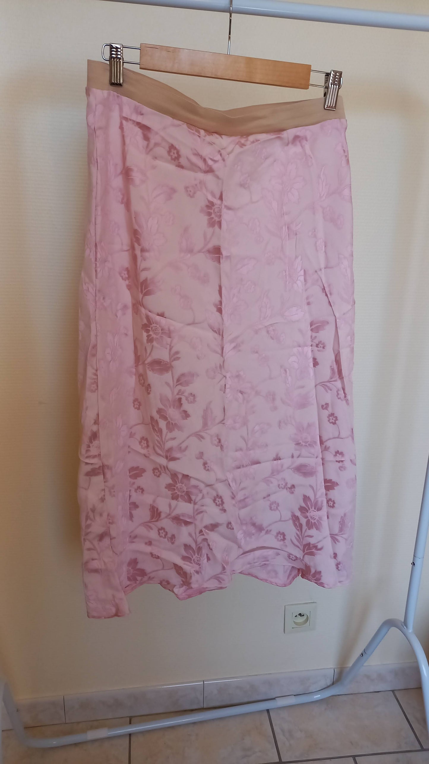 Flowy pink floral skirt