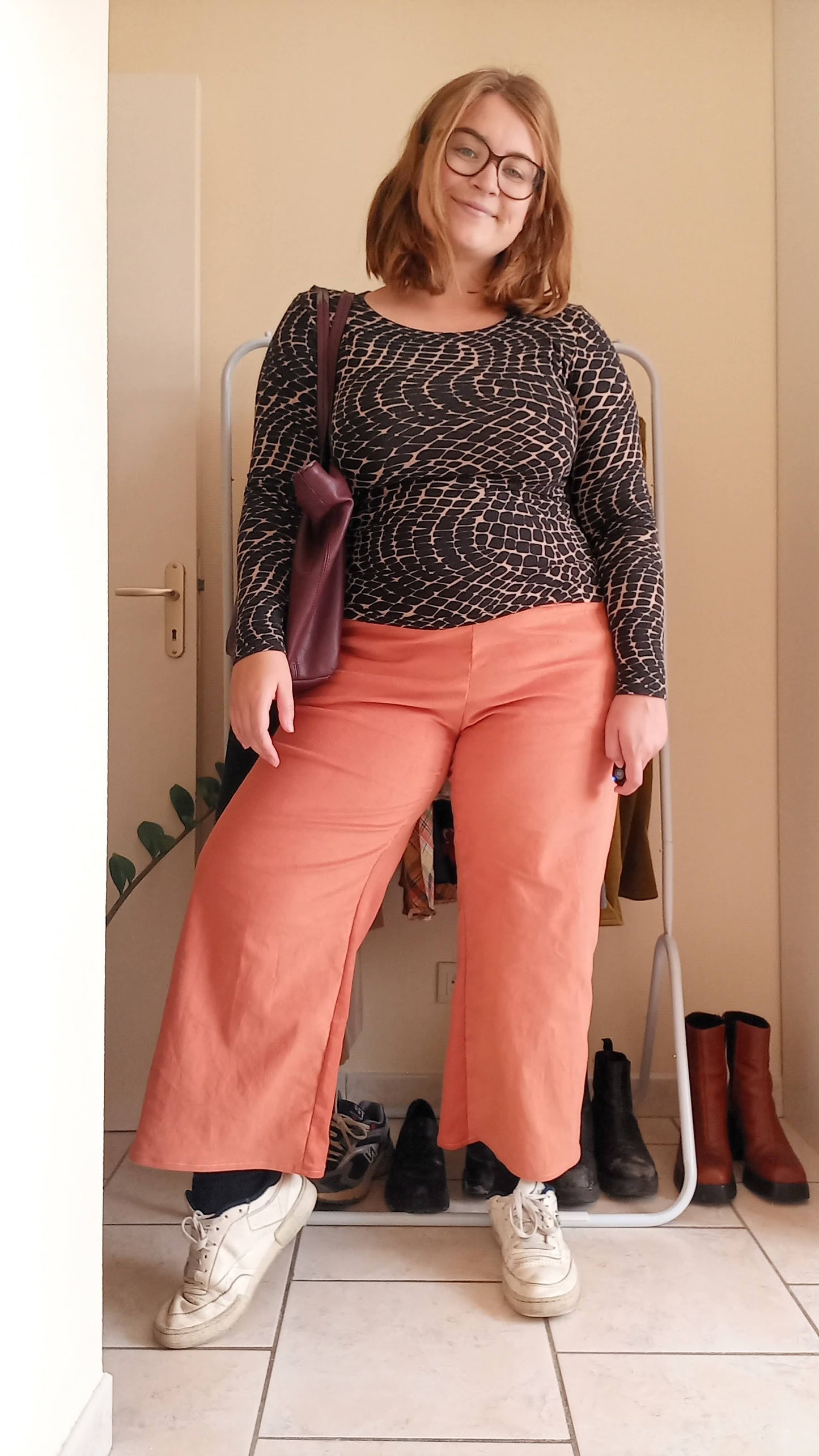 Pantalon en velours côtelé orange, coupe droite, poches latérales. Pantalon fait main en France, tissus fins de stock, écoresponsable et durable.